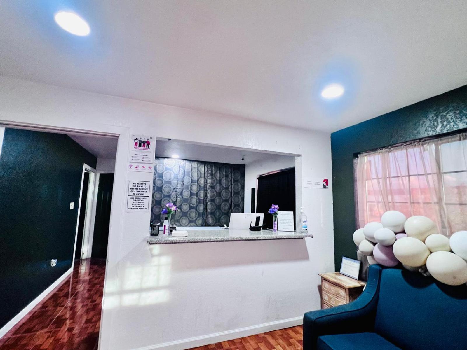 Oyo Garden Inn And Suites Pearsall I-35 East Buitenkant foto