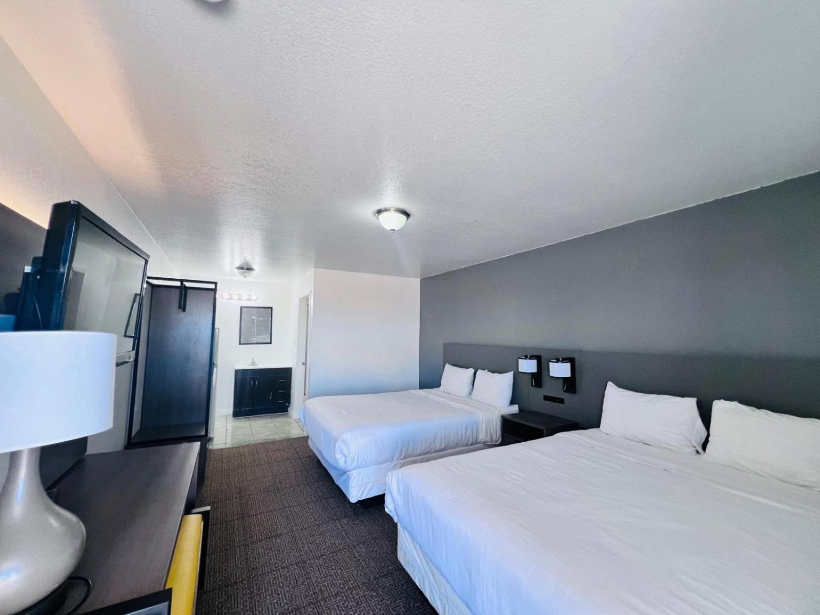 Oyo Garden Inn And Suites Pearsall I-35 East Buitenkant foto