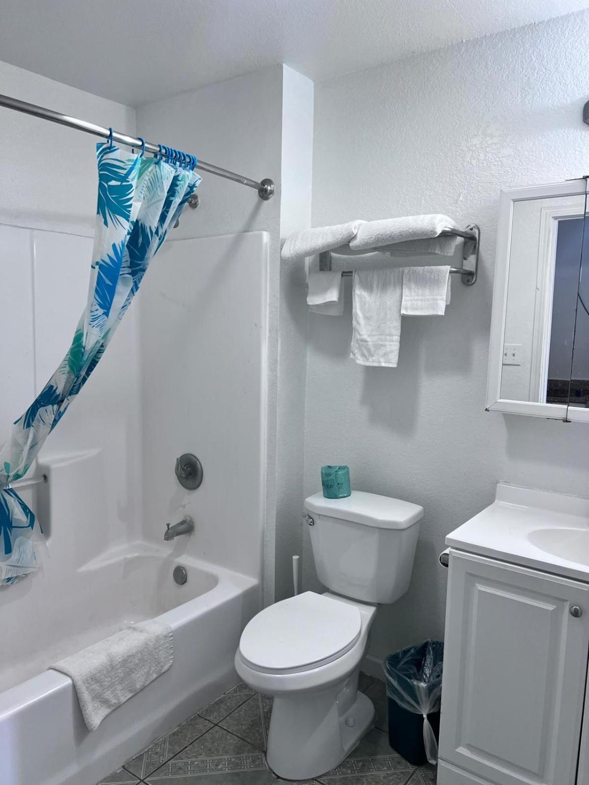 Oyo Garden Inn And Suites Pearsall I-35 East Buitenkant foto