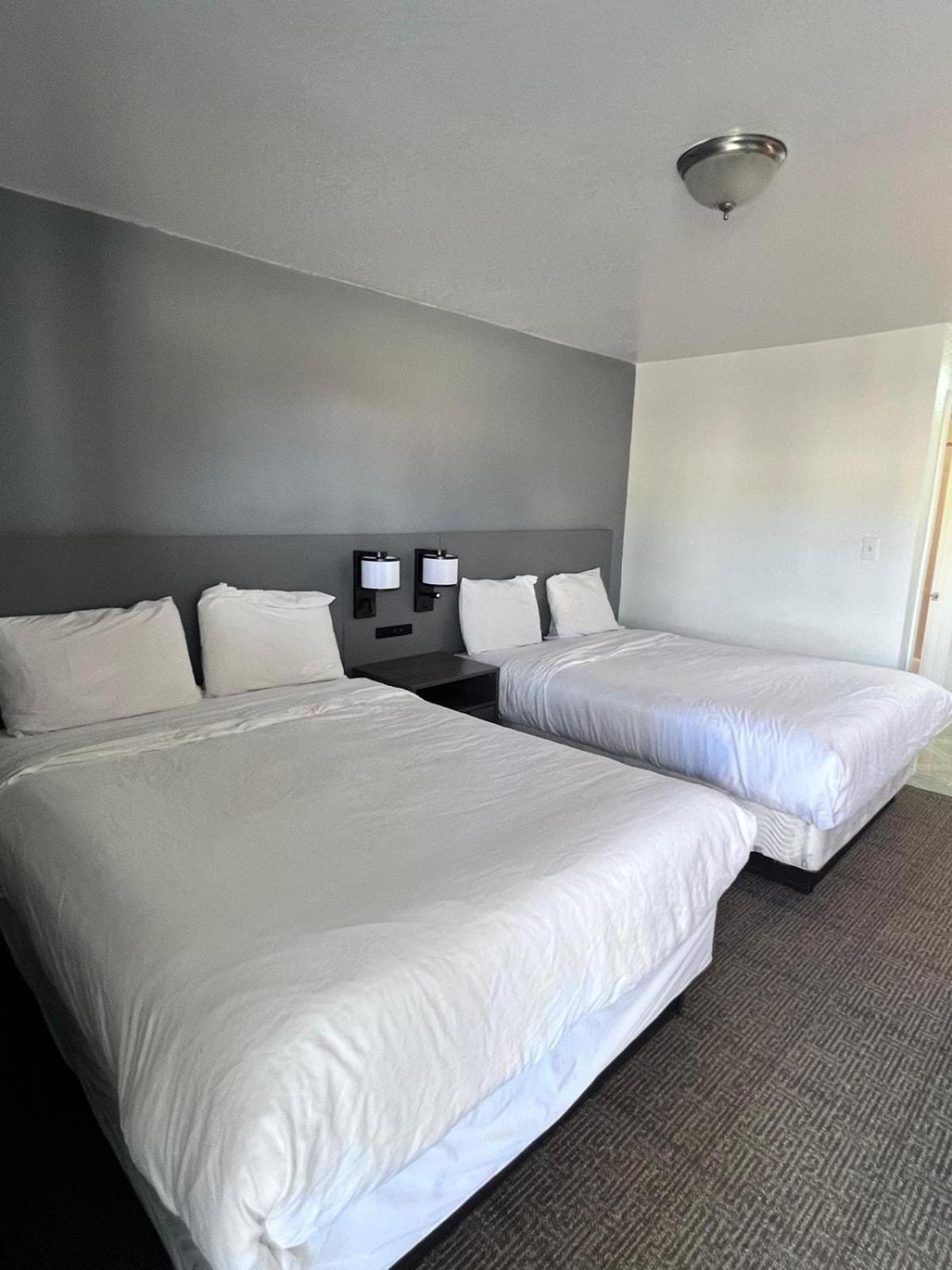 Oyo Garden Inn And Suites Pearsall I-35 East Buitenkant foto