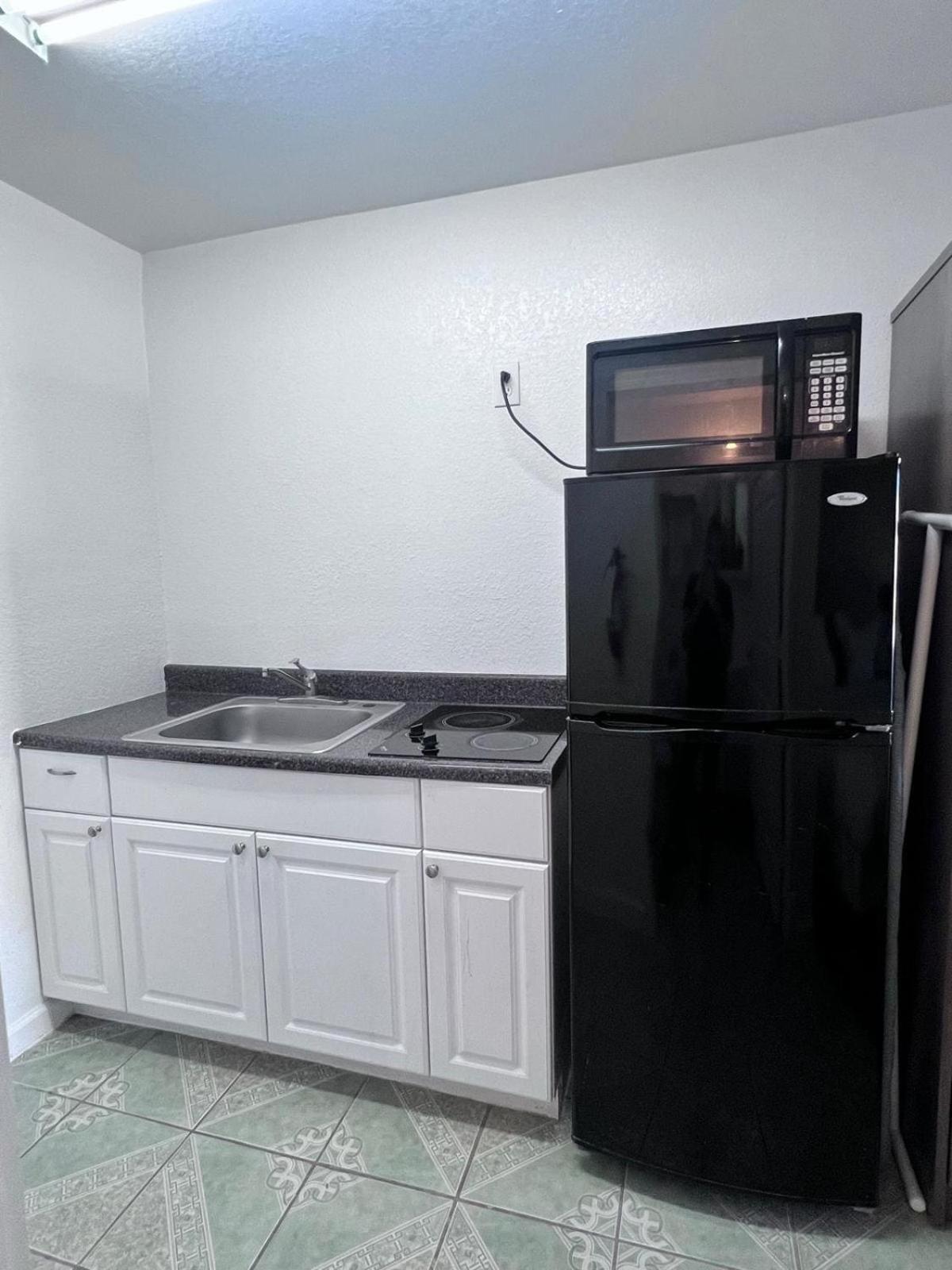Oyo Garden Inn And Suites Pearsall I-35 East Buitenkant foto